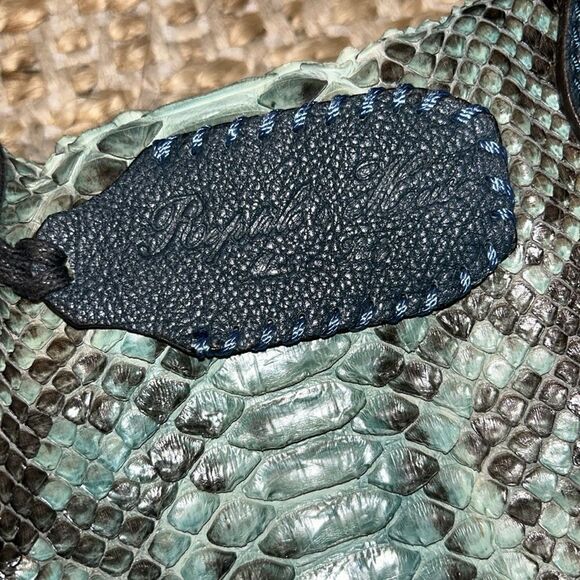 Reptile’s House Elegant Green Print Tote Bag - Picture 2 of 12